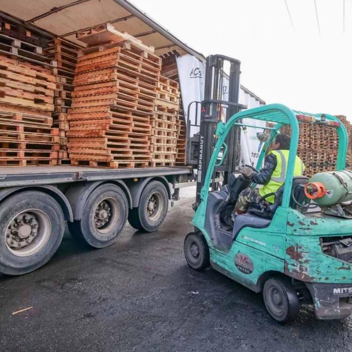 En plus de la vente de palettes, nous proposons d’autres services pour faciliter votre logistique.