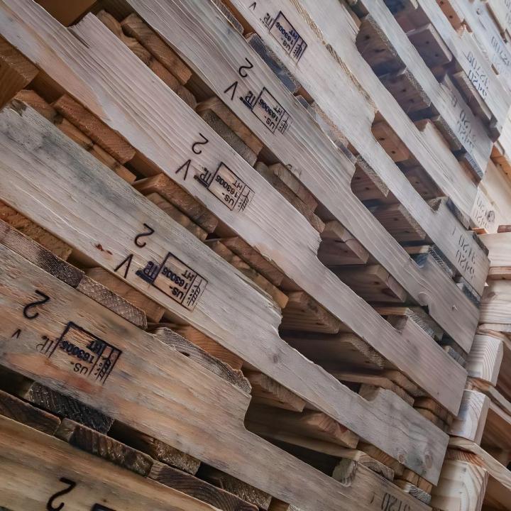 Notre entreprise de fabrication de palettes vous fournit des produits de qualité et conformes aux normes